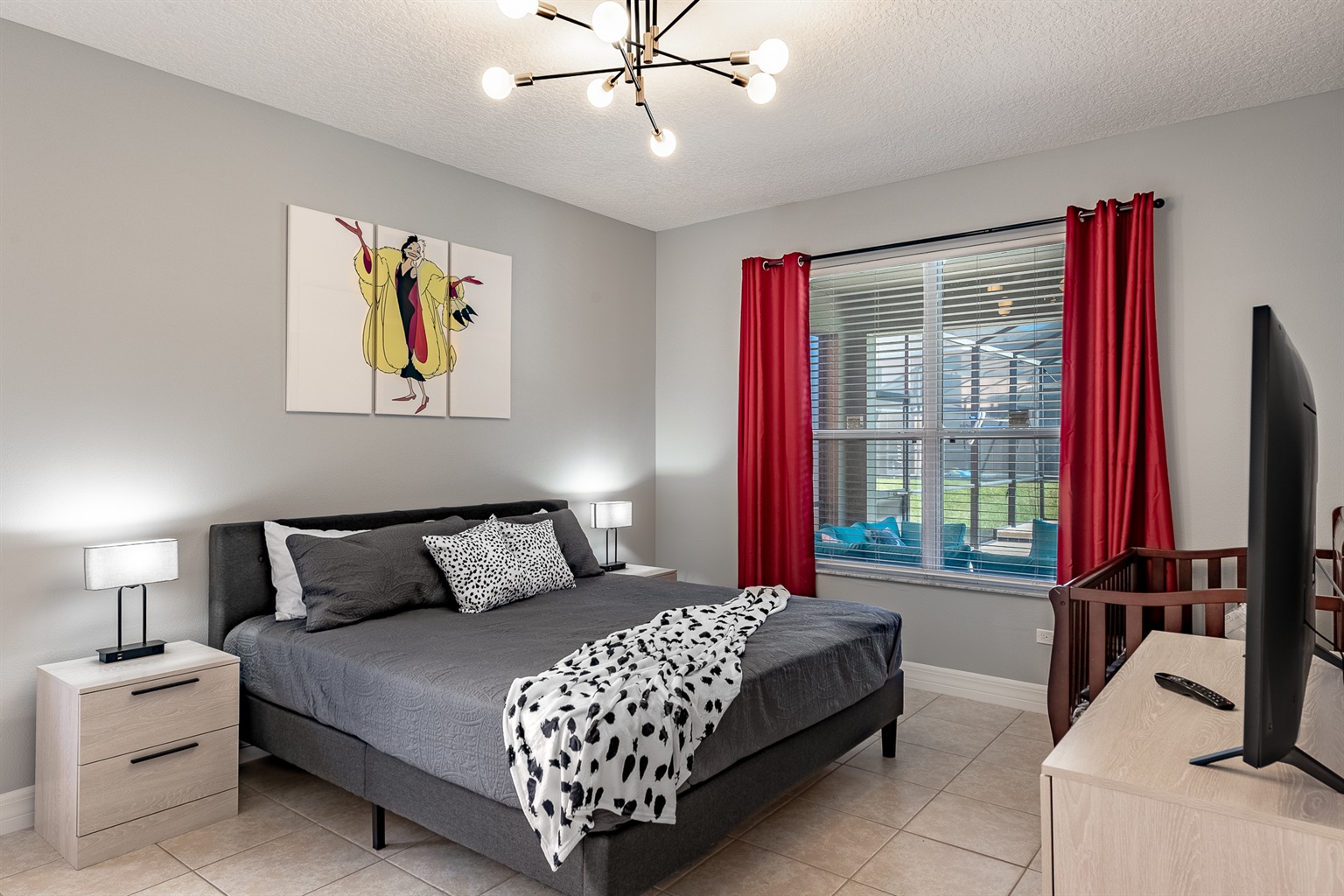 Cruella's king bedroom with en suite Cruella's king bedroom with en suite - Cruella's Fun Spot - Kissimmee