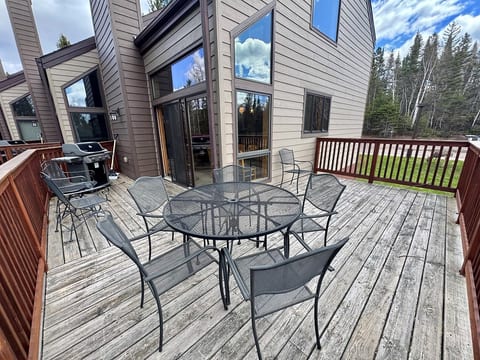 Welcome to The Three Bears Den | 3 bedroom | End Unit Townhome