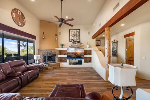 Tranquil AZ Mountain View Oasis • Pool & Fire Pit