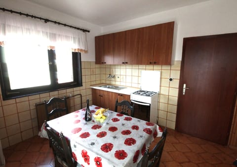 Apartment Vera - Unit 370212-13
