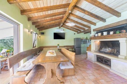 Villa Ulika s bazenom rustikalnog ugođaja - Unit 209596-5