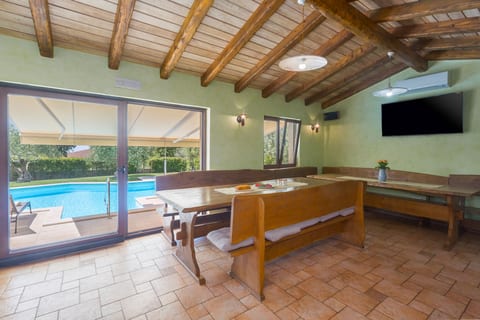 Villa Ulika s bazenom rustikalnog ugođaja - Unit 209596-5