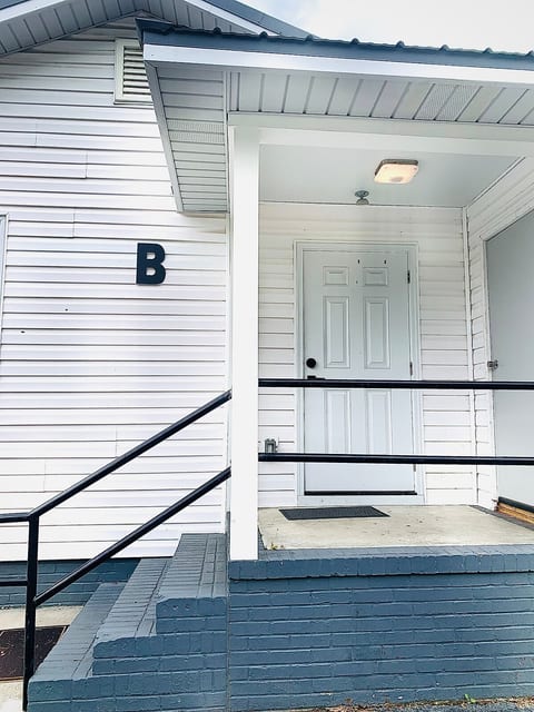 2 Queen Beds-Bath-TV-10m Boeing/Airport/Downtwn 2C