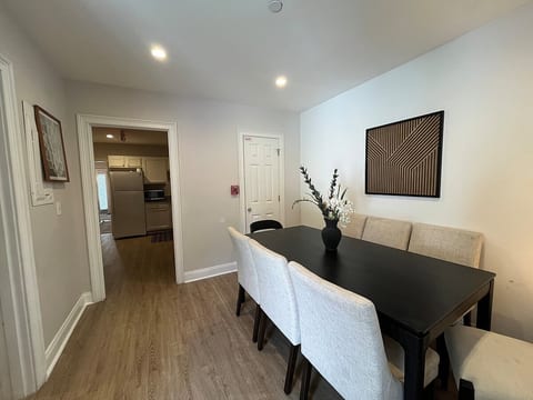 2A King Private Bath-10 min Boeing/Airport