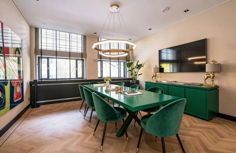Luxury 2BR Apartment