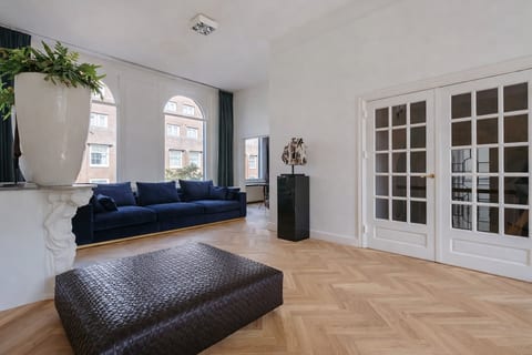 Spacious 3BR Luxury APT