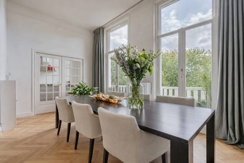 Spacious 3BR Luxury APT