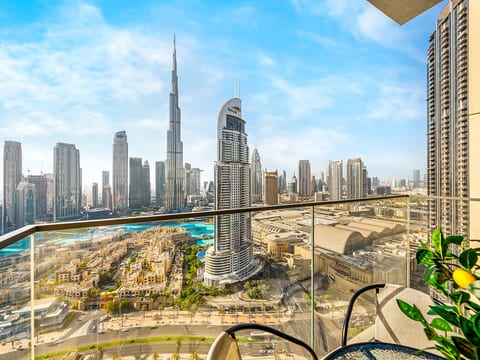 Burj & Fountain View Luxury ✦ 2BR in Downtown Dubai, Burj Royale