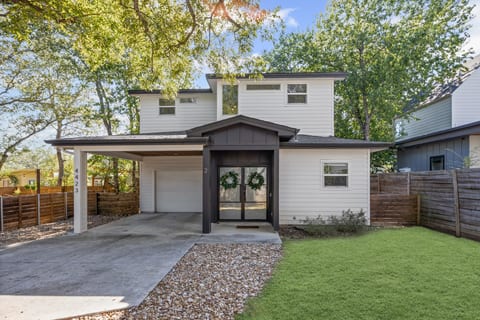 Modern 2BR Home, Huge Patio, Perfect for Families!