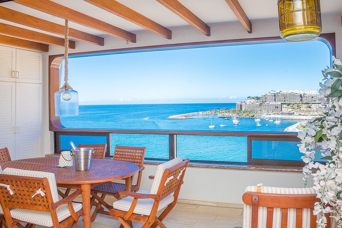 100 m2 Penthouse on the beach. image 1