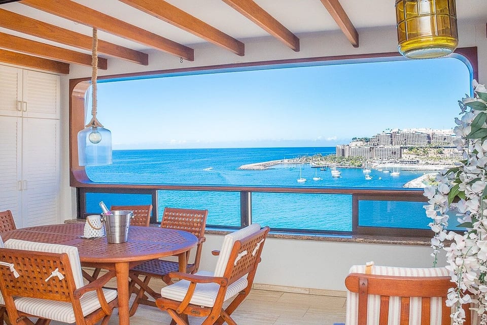 100 m2 Penthouse on the beach. image 1