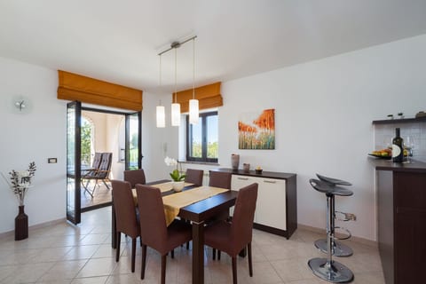 Apartment Mihael s bazenom i lijepo uređenim vrtom - Unit 209422-5