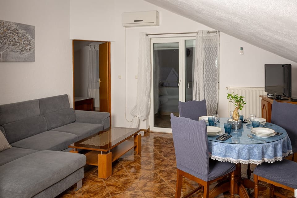 Apartments Nevistic lake view - Unit 378245-13