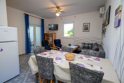 Apartments Mia - Unit 378262-13
