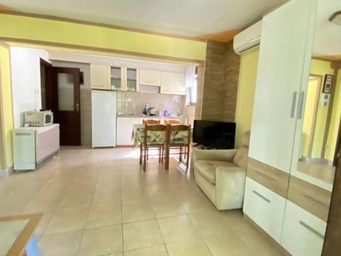 Apartments Fran - Unit 378277-13