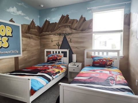 1D Disney Fun Steps Away – Pool & Kids’ Activities