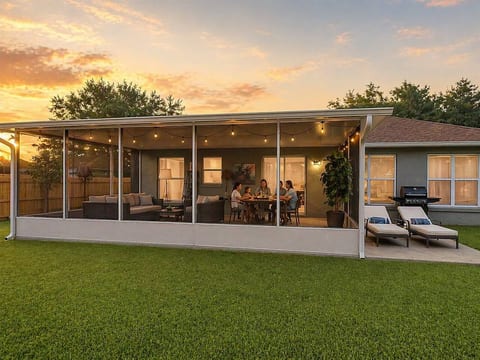 Spacious, family retreat near Orlando attractions