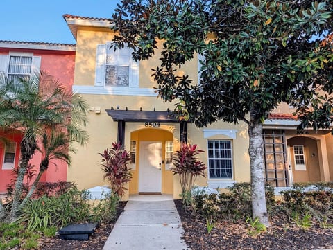 Townhouse close to Disney!