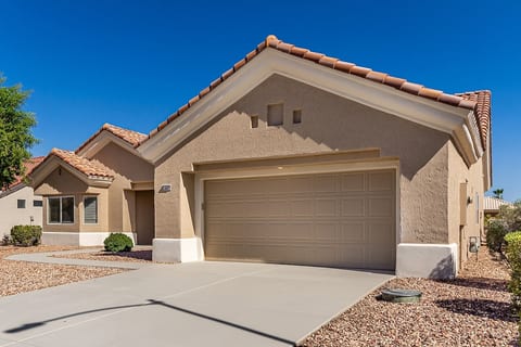 Sensational 5-STAR Rental for 55+ SUN CITY WEST! image 1