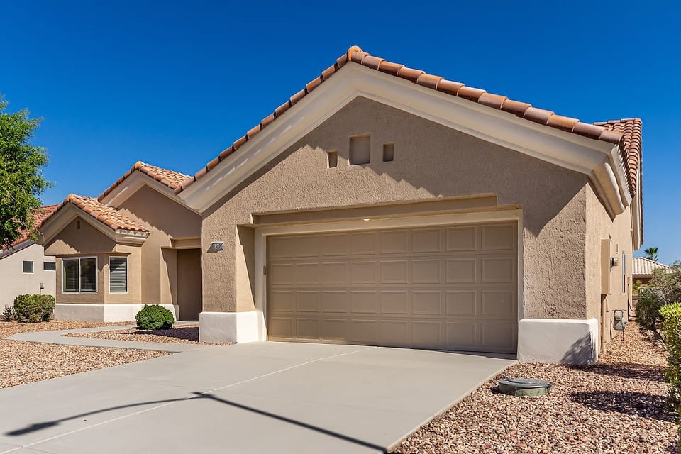 Sensational 5-STAR Rental for 55+ SUN CITY WEST! image 1