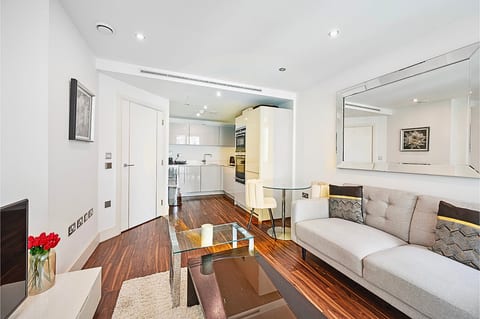 LuxuryLondonStays - Luxury City View AirCon Balcony Rooftop Panoramic London Heated Floor - 1000MB Wi-fi, minutes from Sky Garden
