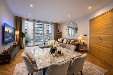LuxuryLondonStays - Battersea Power Station 2Bed 2Bath, Riverside Balcony Terrace, AC, 1000MB internet speed