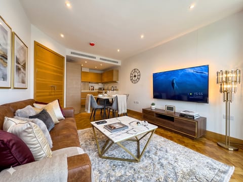 LuxuryLondonStays - Battersea Power Station 2Bed 2Bath, Riverside Balcony Terrace, AC, 1000MB internet speed