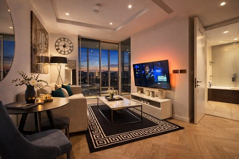 LuxuryLondonStays - Battersea power station Emperor Suite