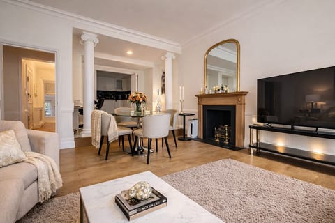 LuxuryLondonStays - Knightsbridge & South Kensington, Private Garden Super King 2Beds 2Bath by Hyde Park & Royal Albert Hall