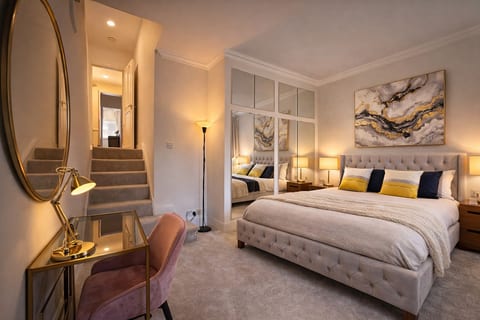 LuxuryLondonStays - Knightsbridge & South Kensington, Private Garden Super King 2Beds 2Bath by Hyde Park & Royal Albert Hall