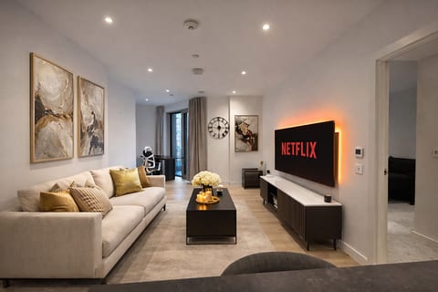 LuxuryLondonStays - Luxury Penthouse 2Bed 2Bath 2Balcony London Eye & River Views with GYM + AC