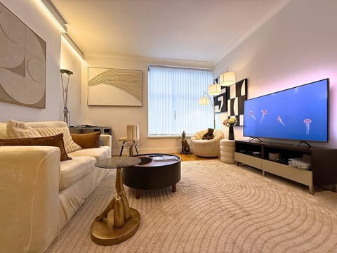 LuxuryLondonStays - Cosy Mayfair Hideout on Prestigious Street