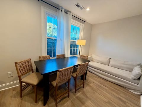 6BR Crew Stay | Kitchen | Parking | Near I-26 - C