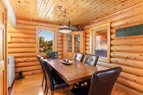 Nature Lover’s Escape | Red Feather Lakes Cabin