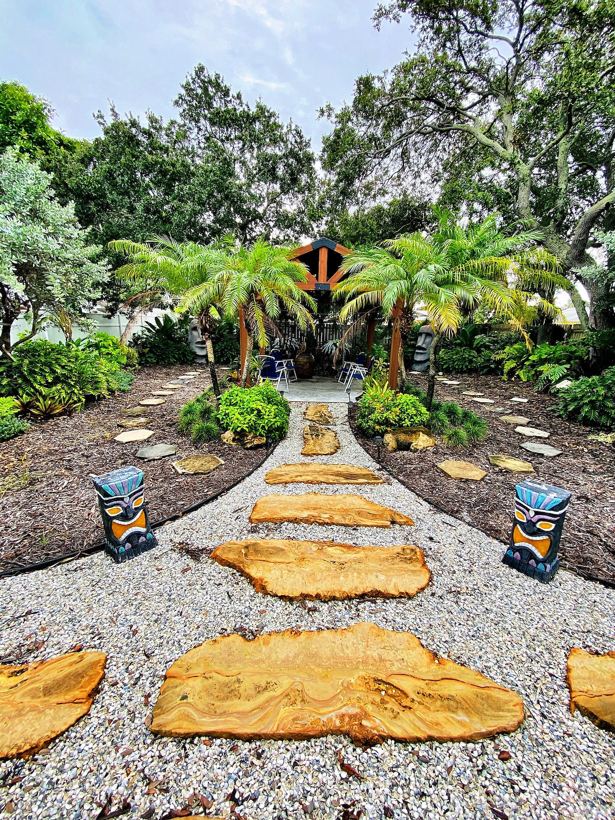 250 steps to the Beach! image 1