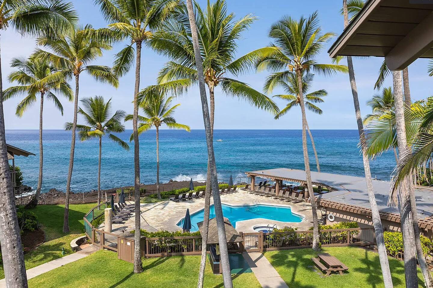 Luxe Oceanfront Family Oasis with amazing views - Apartment