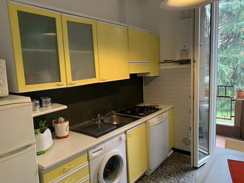 Mecenate 7, spacious two-room apartment 15 minutes from the center image 4