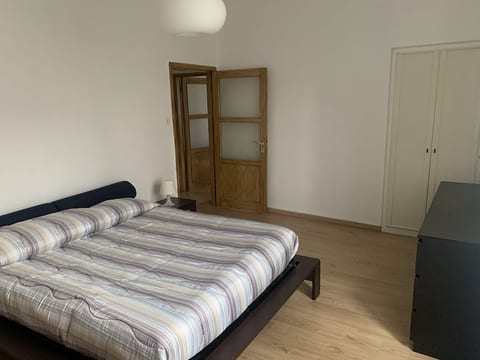 Mecenate 7, spacious two-room apartment 15 minutes from the center image 3