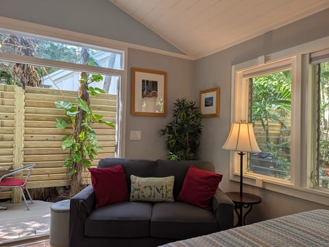 Garden Apartment Sanctuary in Historic District