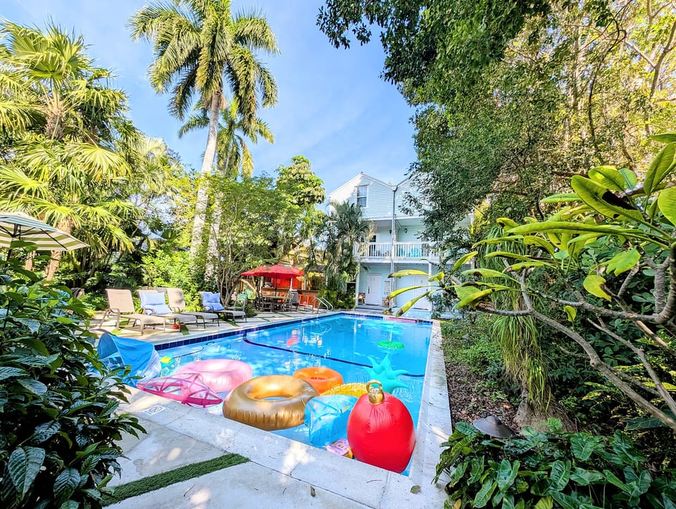 Huge seasonally heated pool