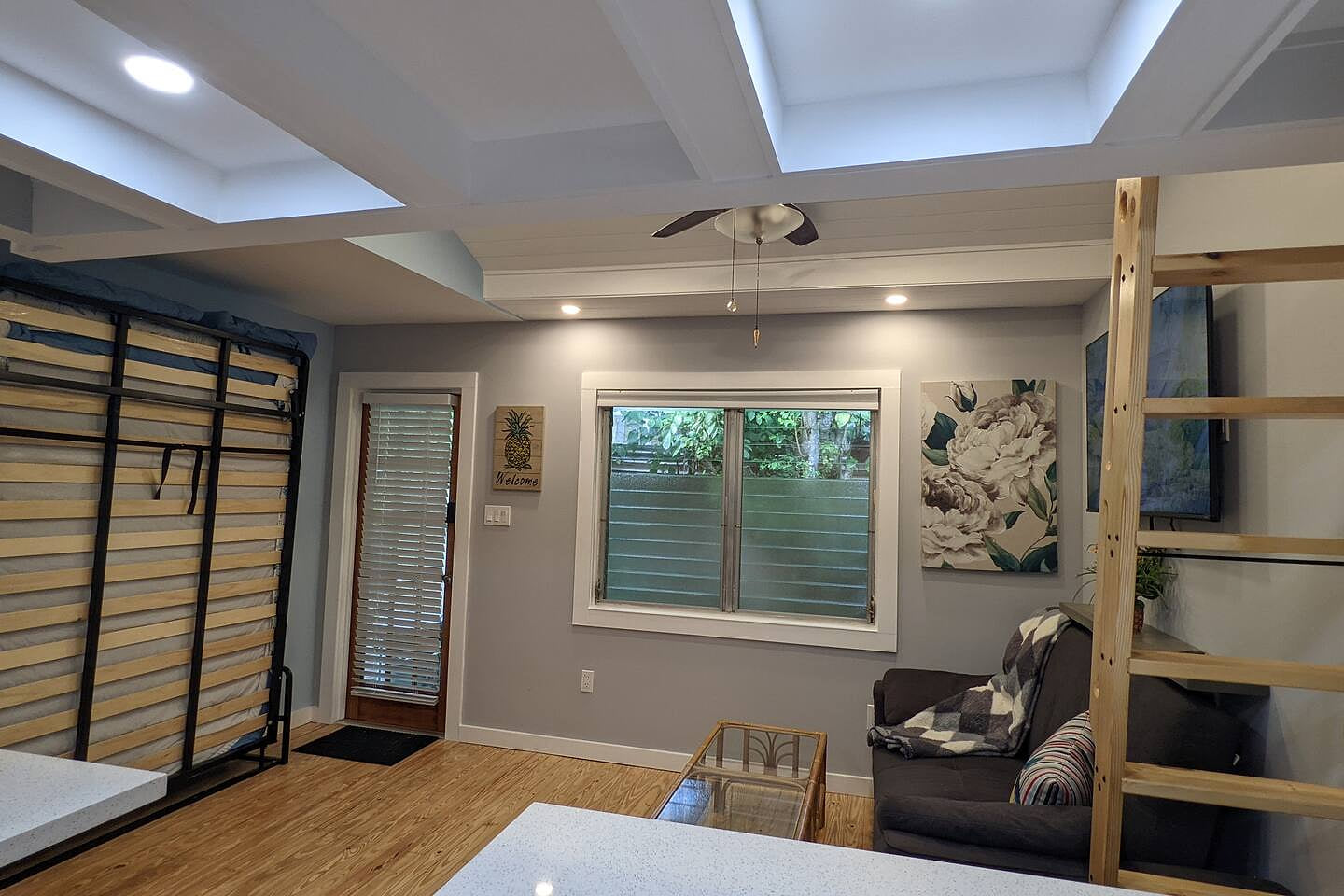 Old Town Gated Studio, Great Location, Great Value