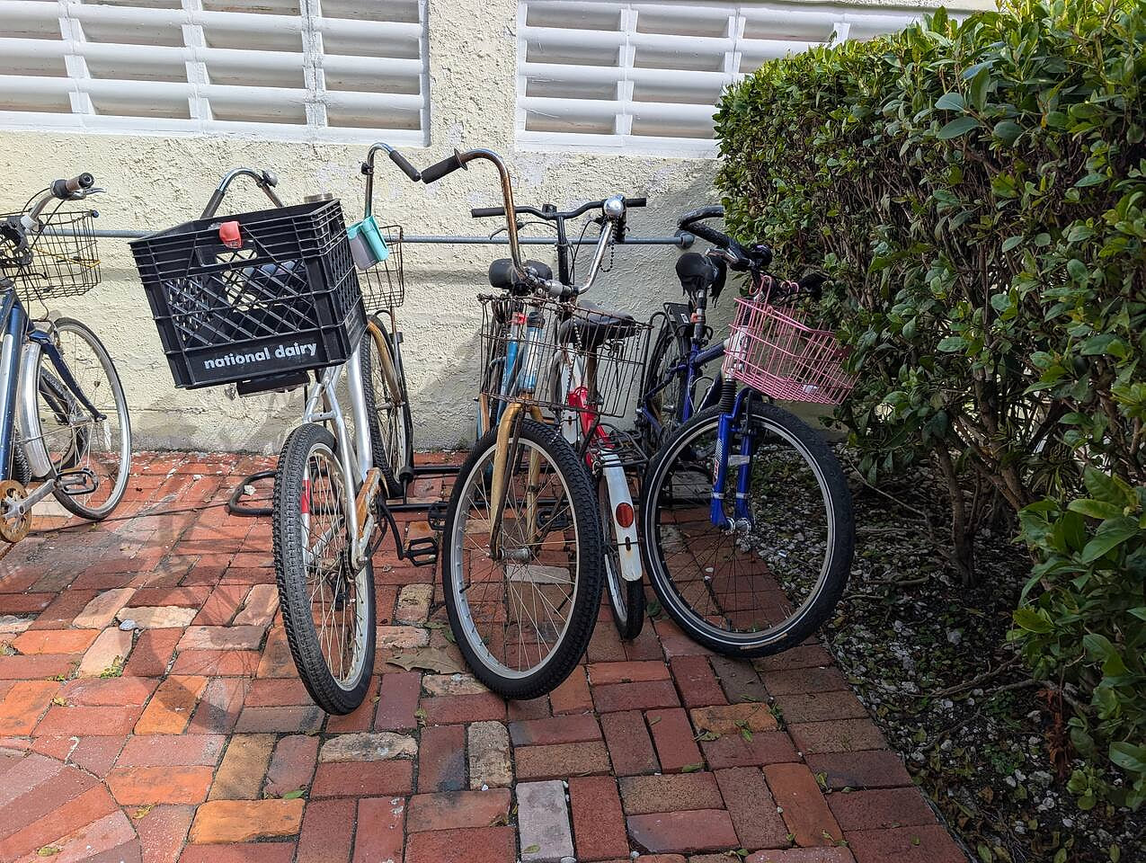 Old Town Gated Studio, Great Location, Great Value