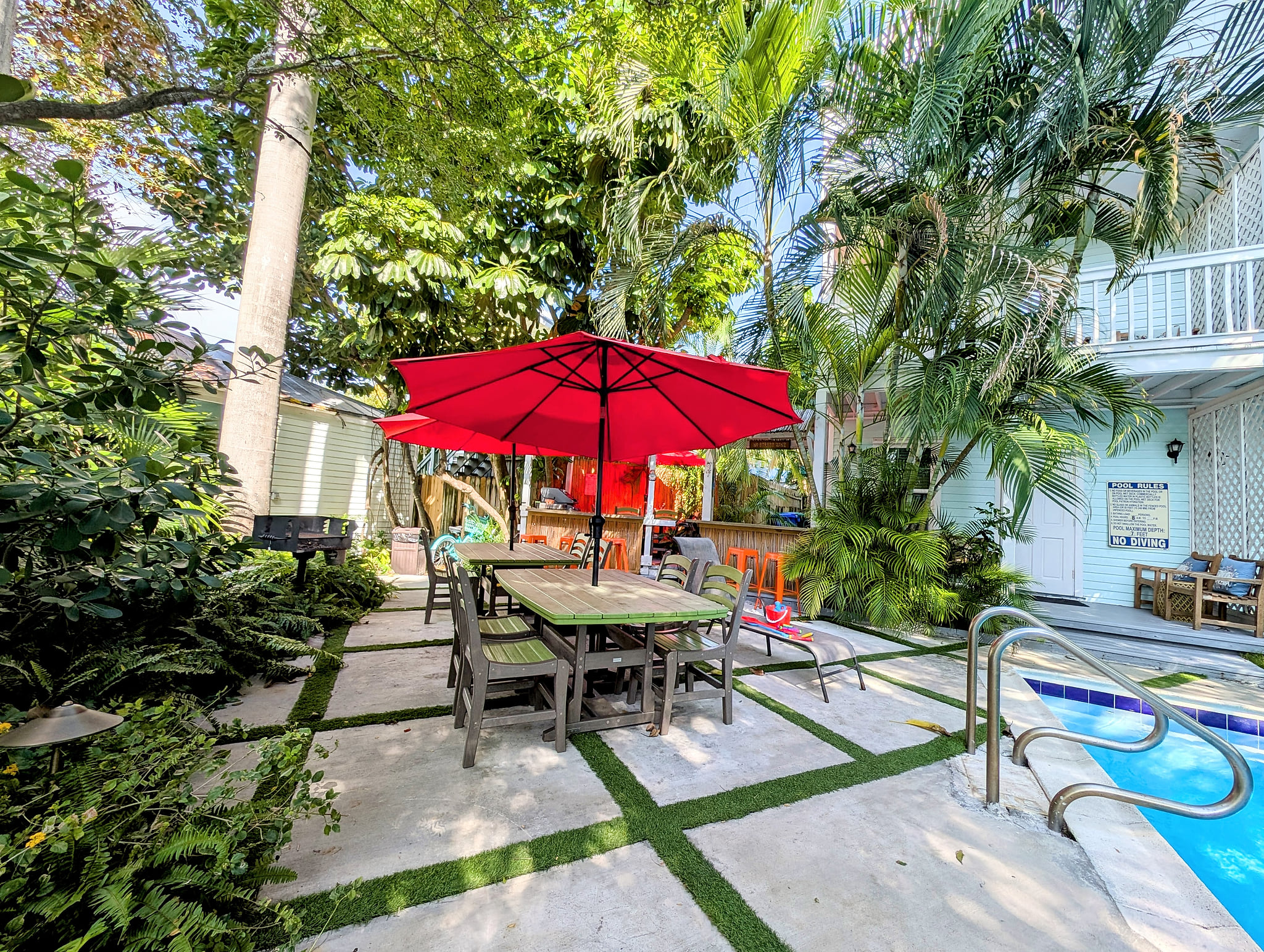 Kittyhouse on Catherine, Tropical Pool, Parking