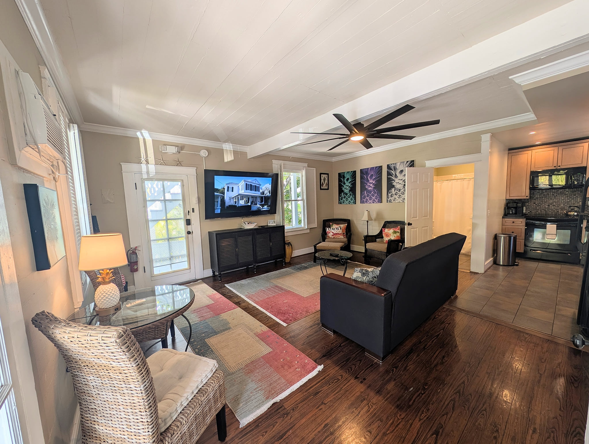 Coral Palms 1BR/King/Queen, Pool, block to Duval