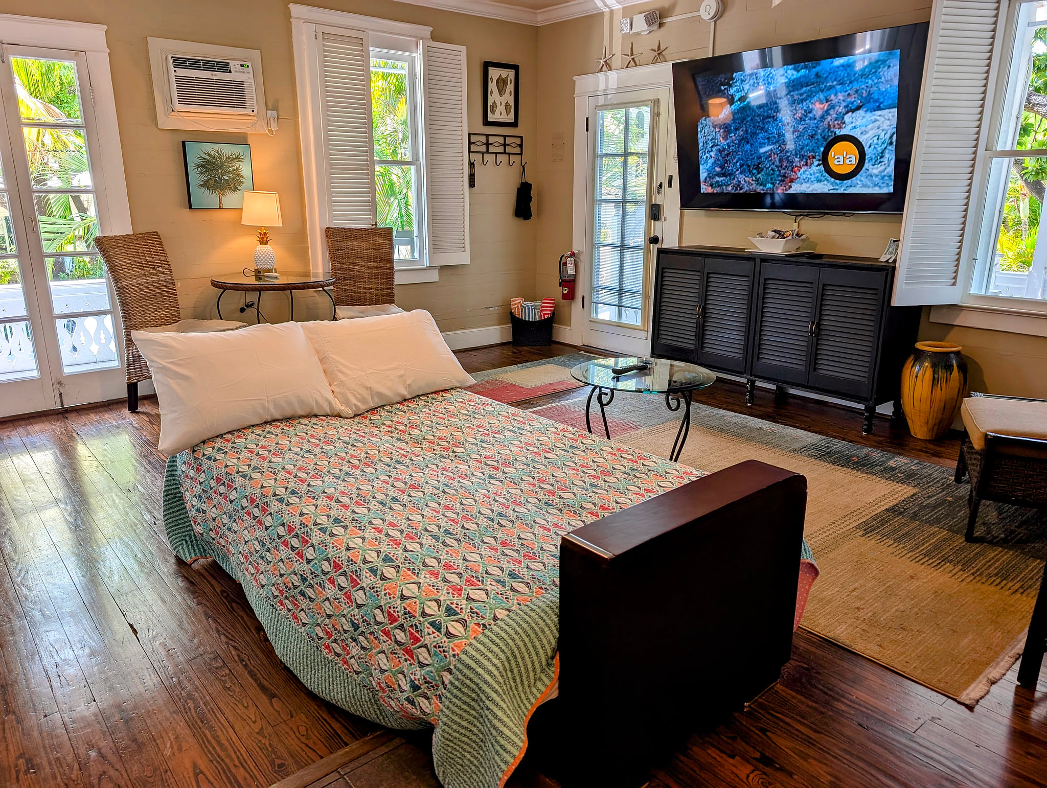 Coral Palms 1BR/King/Queen, Pool, block to Duval