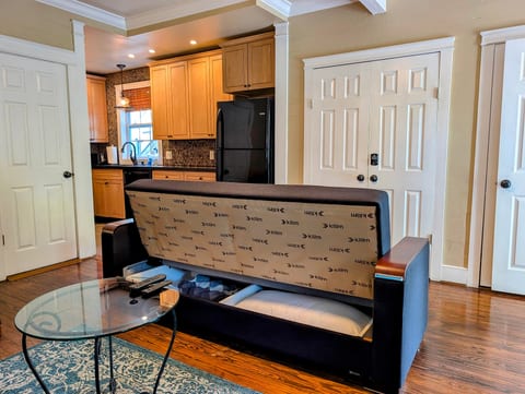 Coral Palms 1BR/King/Queen, Pool, block to Duval