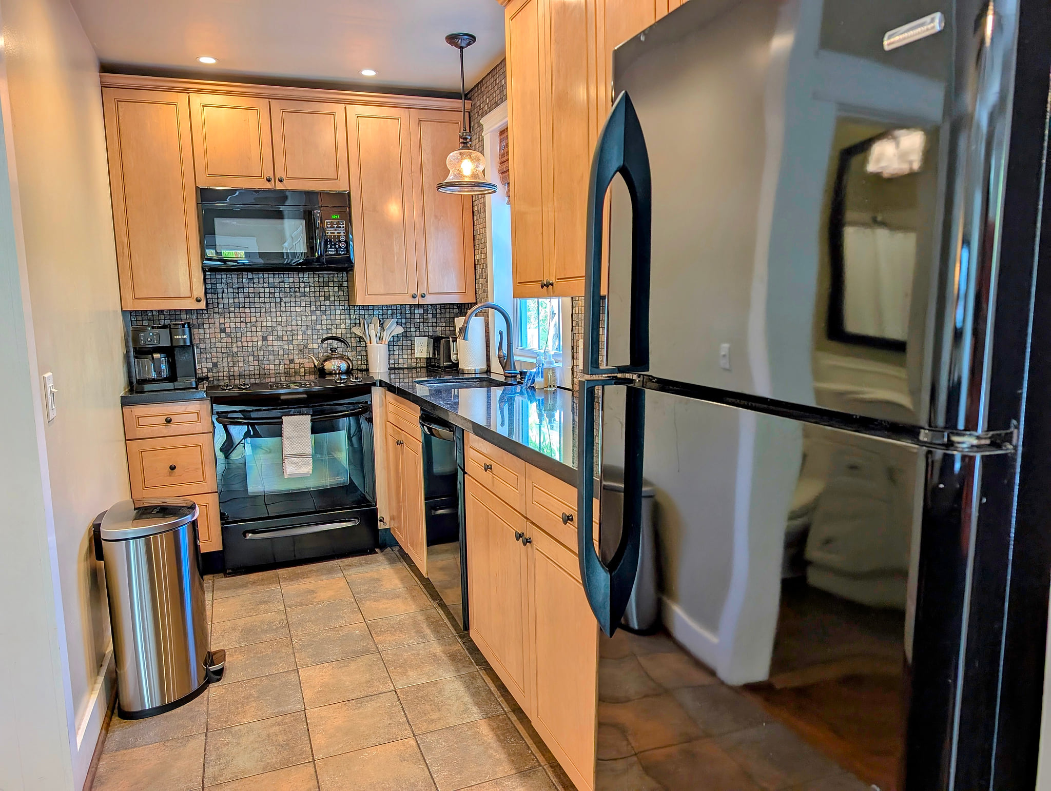 Coral Palms 1BR/King/Queen, Pool, block to Duval