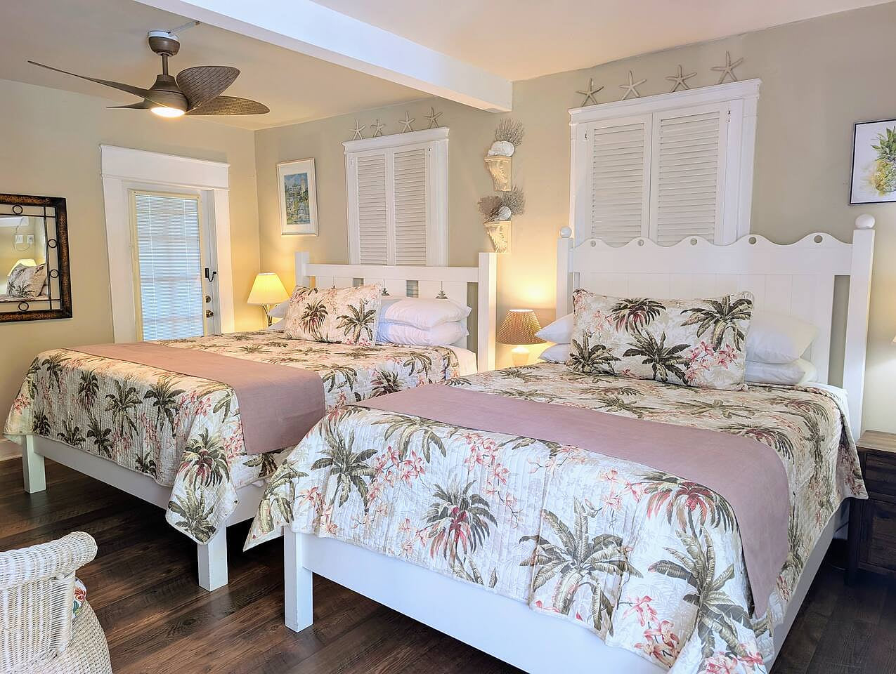Coral Palms 1BR/King/Queen, Pool, block to Duval
