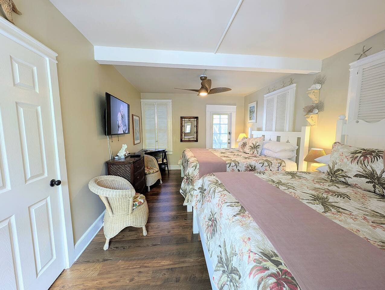 Coral Palms 1BR/King/Queen, Pool, block to Duval