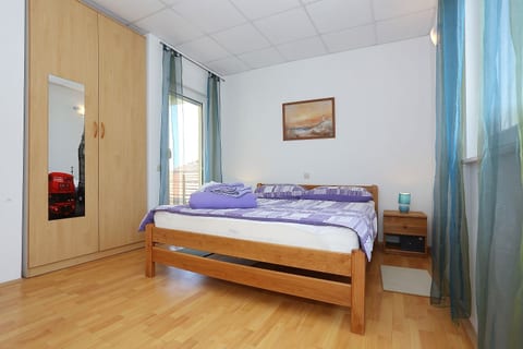 Apartments Vista - Unit 203320-5